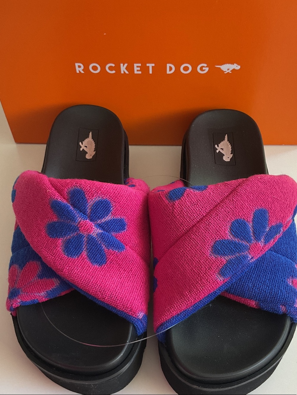 Rocket Dog Hot Pink Breeze Winder Floral Crossband Slides
